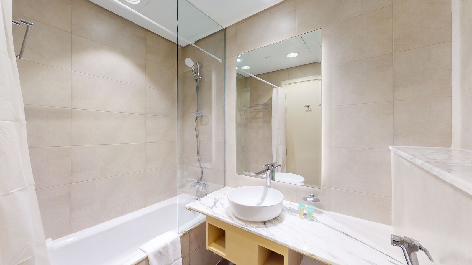 Paramount Midtown 2BR · City View