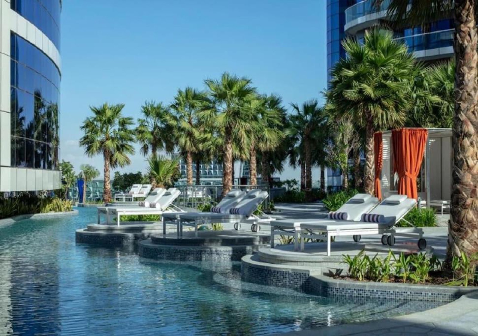 Paramount Hotel Dubai | 1 Bed Flat with Burj Khalifa View | Sleeps 5